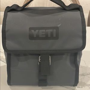 Yeti roll top lunch box